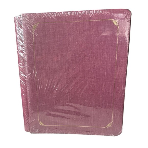 Creative Memories 8x10 Mulberry Premier Scrapbook Album 15 White Pages - Picture 1 of 2